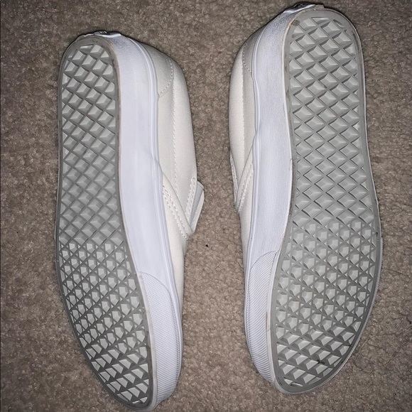 White vans - Picture 2 of 3